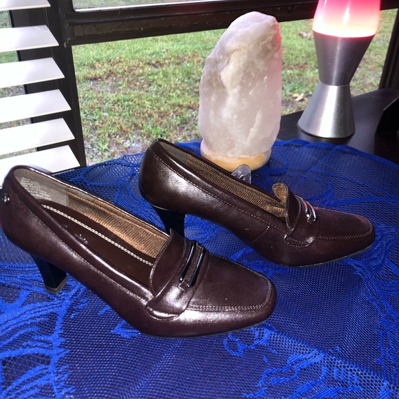 2/$17🤑Elegant Brown Dress Heels Sz 6 - Picture 4 of 7